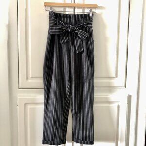 Indigo Rein Black and White Striped Paper Bag Pants, Cropped Size 5/26